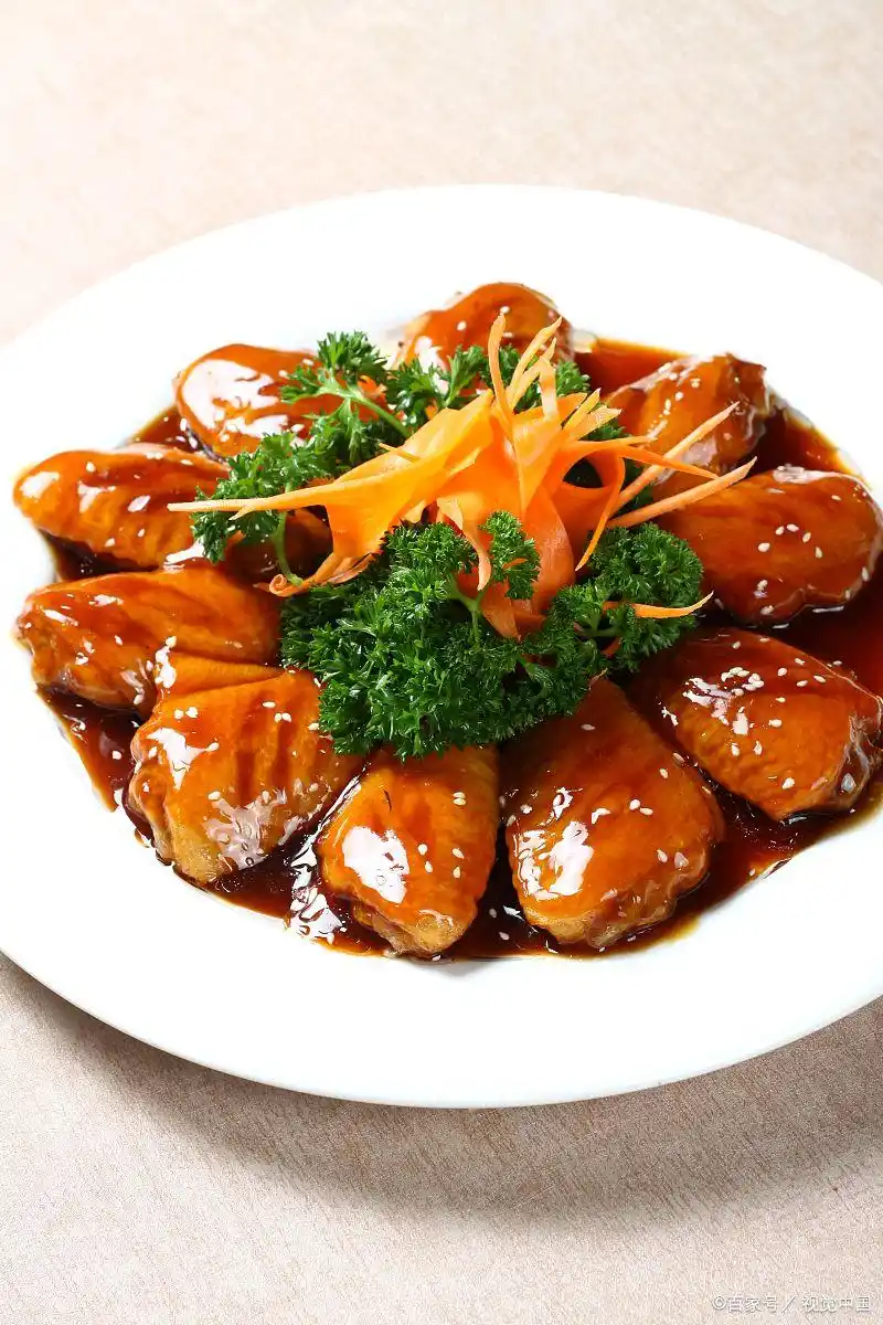 用一瓶可乐做出来的鸡中翅,还没上桌,就被抢光了