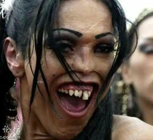 找丑女图片做扣扣头像谁有给我发.