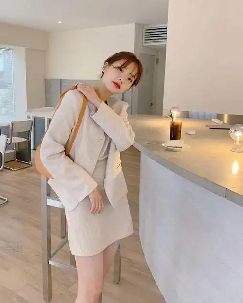 单眼皮大圆脸,这位韩国穿搭博主,甜美可爱