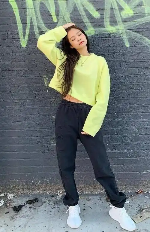 金钟仁kai前女友金智妮衣品太好了难怪被称为人间香奈儿