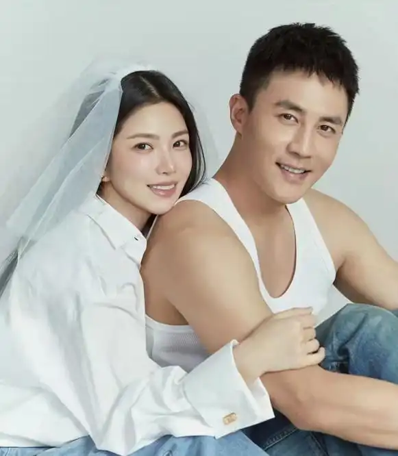 杜淳晒老婆视角带娃日常,耐心陪女儿玩跷跷板满脸宠溺,超有爱_腾讯