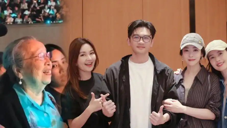倚天三美齐聚苏有朋演唱会,贾静雯回应缺席,容嬷嬷也捧场五阿哥