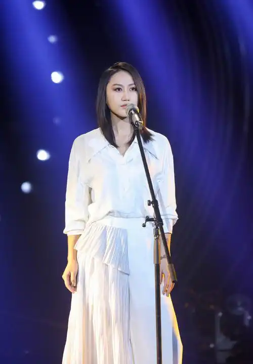 狮子座出生地:贵州省贵阳市/出生日期:1990年7月26日简介:陈粒,1990年