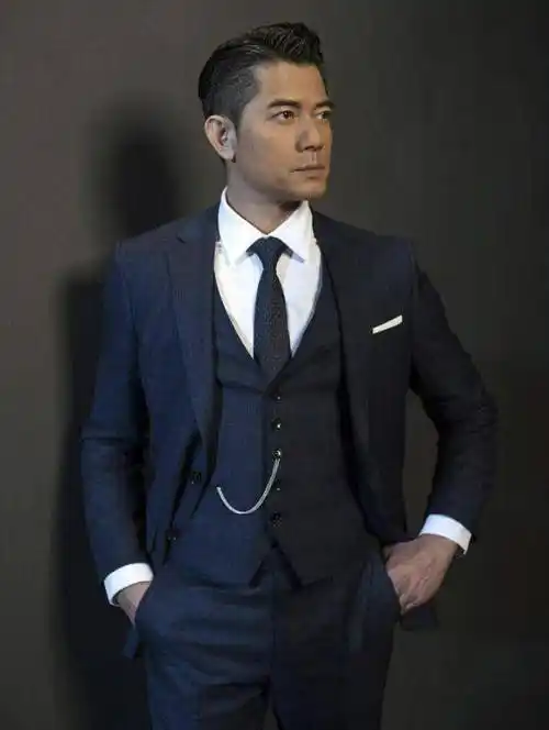 郭富城是个"减脂"男人:西装笔挺,发型不乱,不输57岁小鲜肉_中年_男士