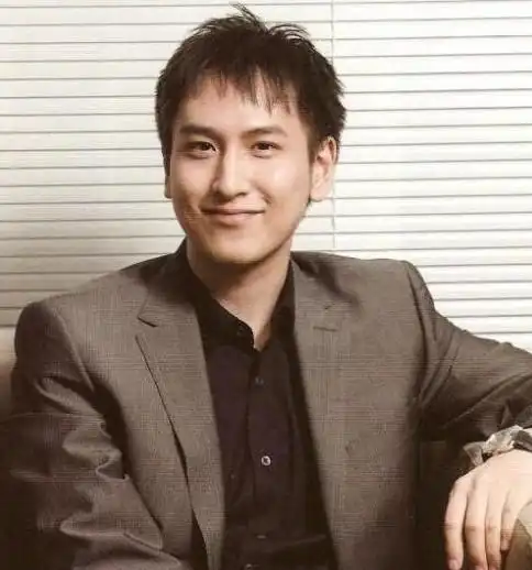 "港版富二代f4"出炉 霍启山成抢手货