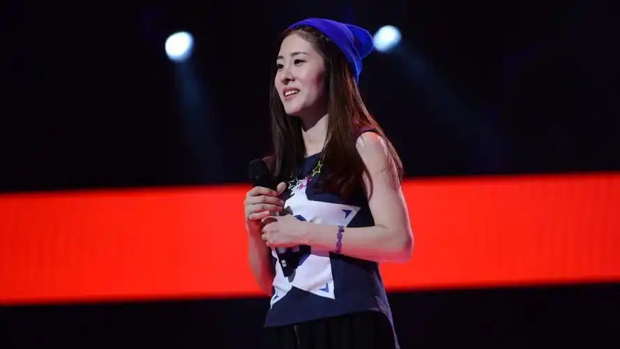 没错,《中国新歌声》目前所有学员中发展最成功的,就是她