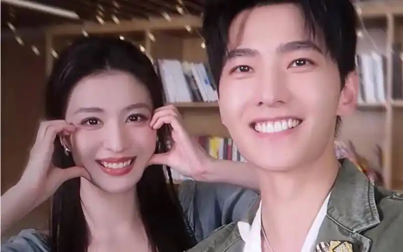 虞书欣恋情曝光,男友竟然是小4岁的他?