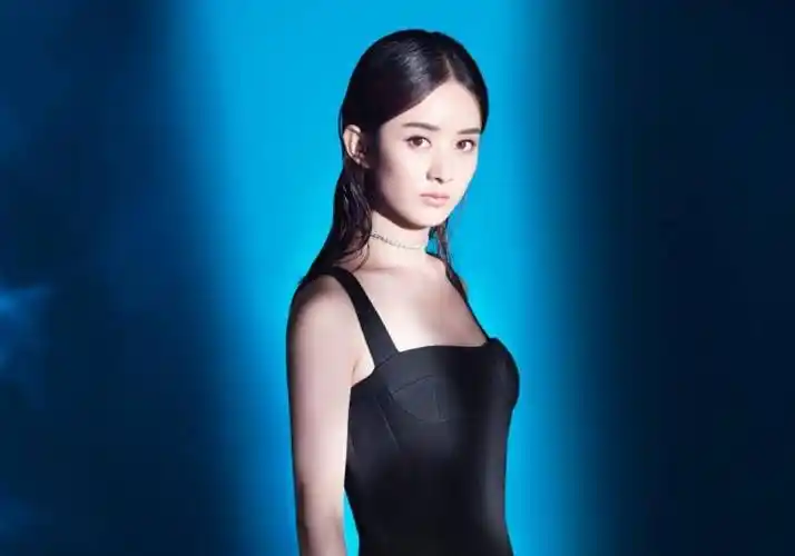 赵丽颖五登时尚芭莎,夏日繁华大片尽显优雅,36秒独白见证成长_生活