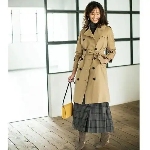 米色风衣怎么搭百搭款人人都会穿但是这样搭会更美更有个性