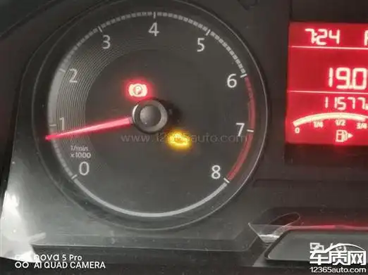 上汽大众桑塔纳发动机故障灯亮 希望处理