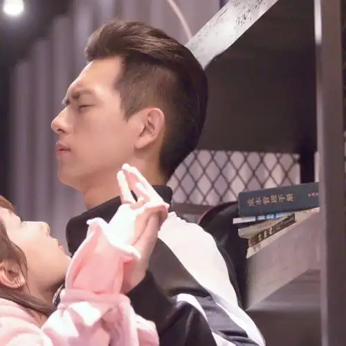 热爱的亲爱的杨紫&李现情头韩商言&佟年… _ 致亲爱的你 情侣头像