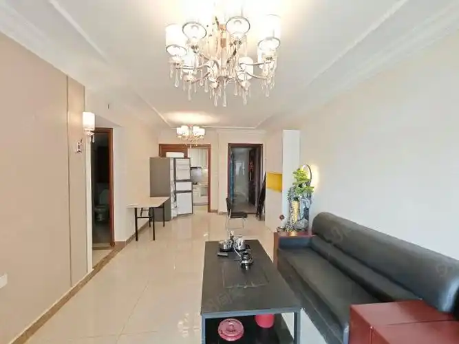 【12图】万达旁 恒大名都 精装修大三室 急租 家具家电齐全 随时看房,