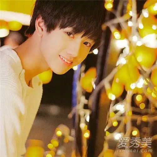 生肖:马代表作品:《超人诞生日记》经纪公司:北京时代