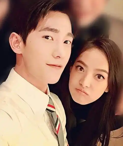 36岁宋茜被传和小5岁欧豪隐婚,双方工作室已火速辟谣_恋情_传闻_马纯