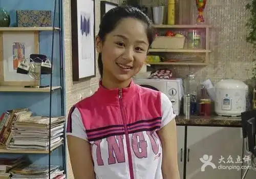 这是《家有儿女》里的小雨吗?