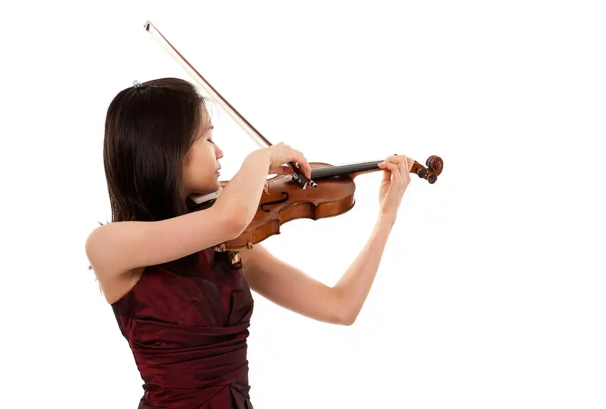 掌握小提琴拿弓的正确姿势,让你演奏的音色更动人,力度更精准,节奏更