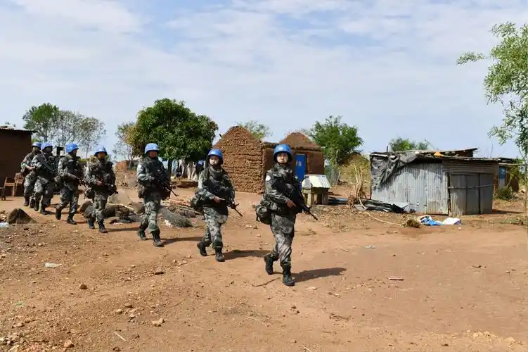 中国蓝盔:联合国维和行动的关键力量