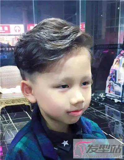 男童潮流帅气短发 侧分短发变小潮男-- 发型大全
