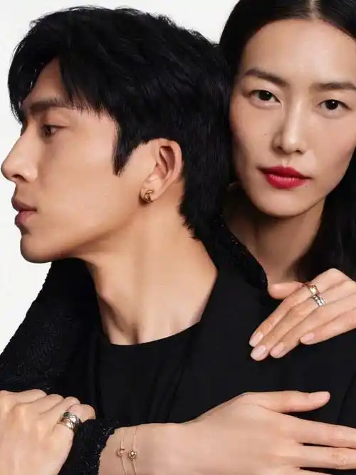 井柏然高调秀恩爱:我女朋友素颜太好看了!网友直呼狗粮吃撑了