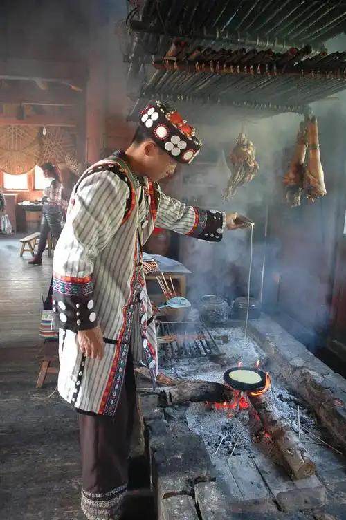 怒族石板烤粑粑