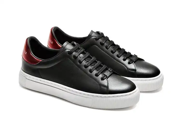 鞋子白底图拍摄