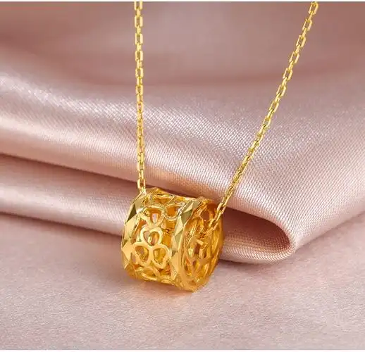 周六福 精品足金镂空黄金吊坠(不含项链)