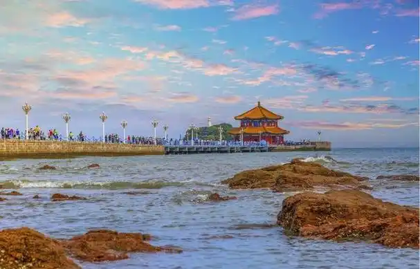 青岛栈桥传说:章高元与海中仙女的奇妙邂逅