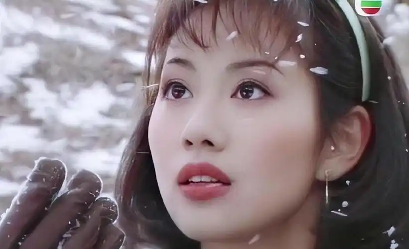 回顾陈松伶嫁小8岁老公被宠成公主丁克的背后是婆婆百般嫌弃