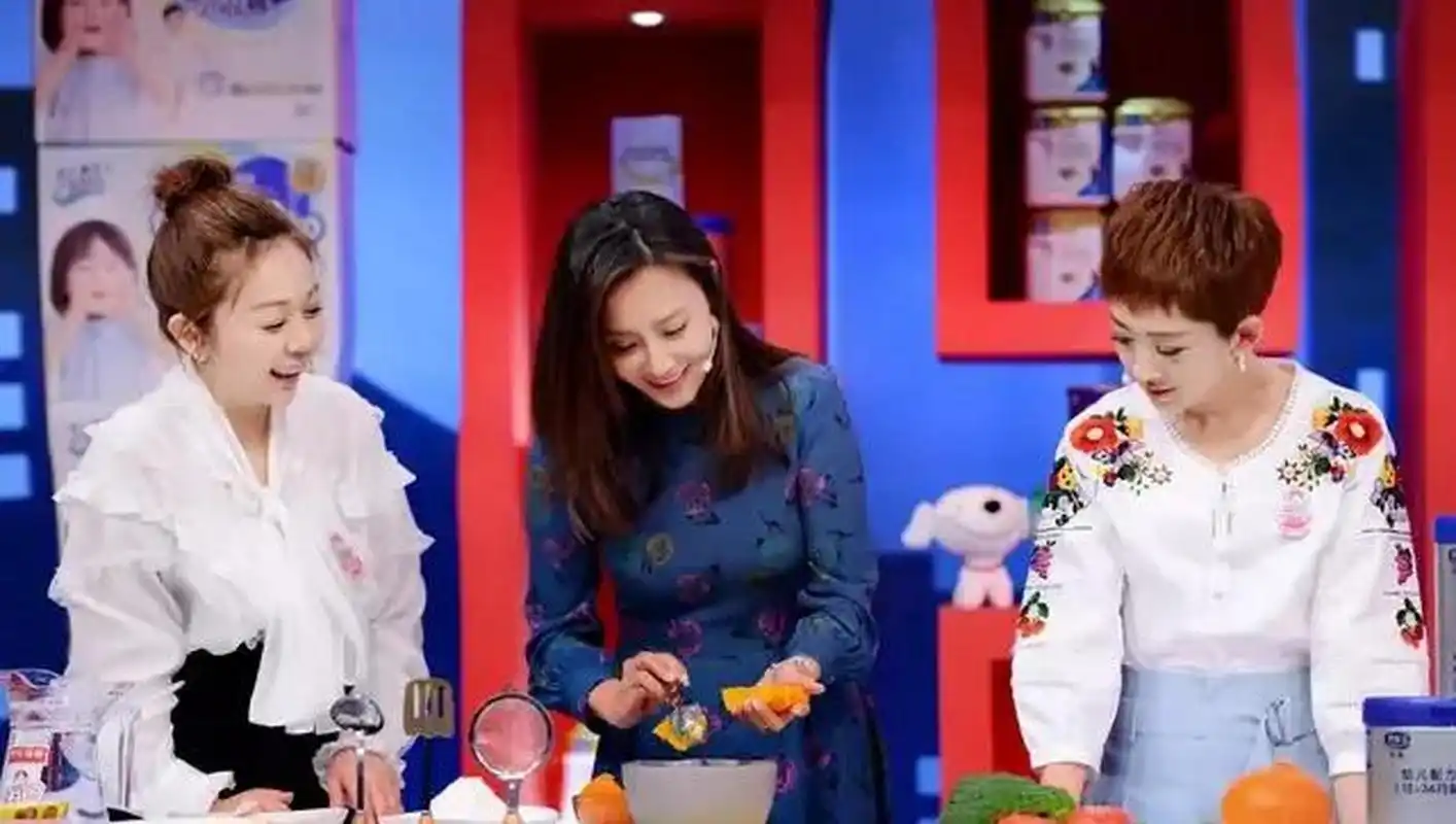 吴祁隆前妻看起来挺不错的!