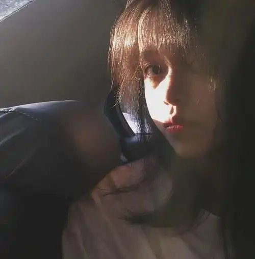 有没有小众但很惊艳的女生头像