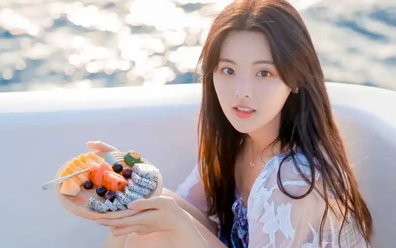 娱乐大爆料:刘亦菲,迪丽热巴,杨超越,向太,范丞丞,马伯骞_魏大勋_向佐