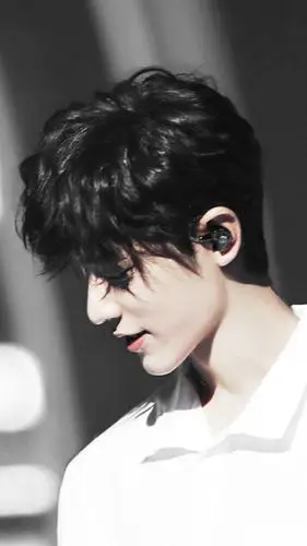 肖战侧颜照绝杀