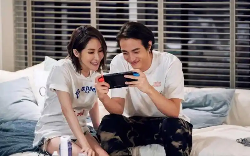 姐又单身了萧亚轩在直播中确认分手小16岁男友黄皓翻篇了