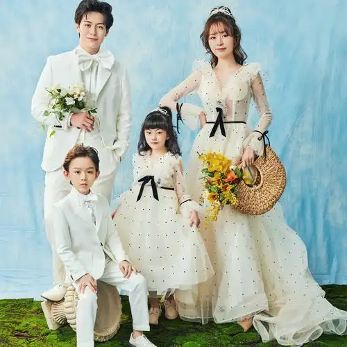 展会写真拍照艺术全家福四口新款一家服装摄影亲子装