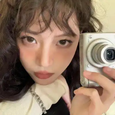 网络爆火女生头像 高清真人爆火全网的女生头像图片_女生头像_头像屋