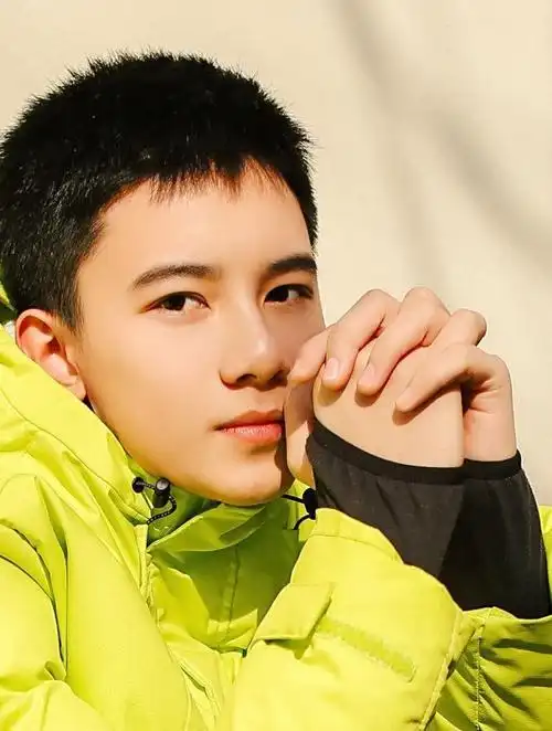 今天就是高考了,除了易烊千玺吴磊,胡先煦也了解一下?