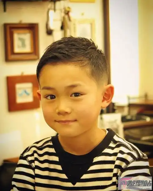 今夏最火小男孩发型,简单时尚还百变,想帅别错过--菜鸟教程(sms580.