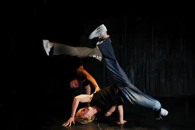 >> 街舞breaking教学基本舞步视频 街舞breaking所有招式的英文名称