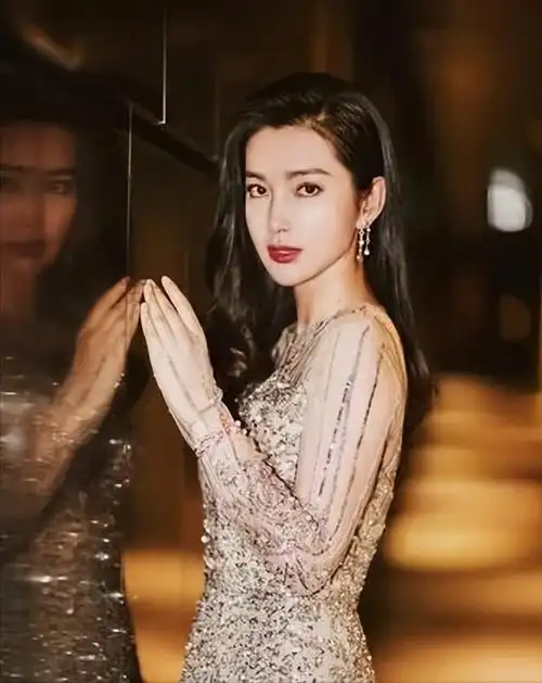 回顾李冰冰拥抱洗澡的戏都拍了是不是要对我负责