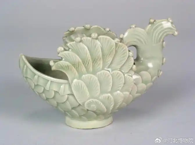 这条青瓷鱼在文物界至今没撞过款#】现藏于辽宁省博物馆的耀州窑青瓷