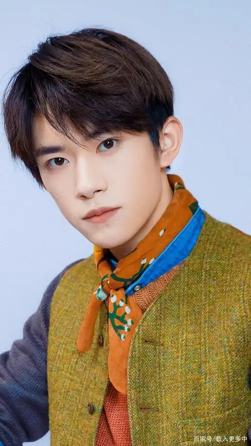「易烊千玺」超级温柔的小男孩,每一张图片都可以用来当壁纸