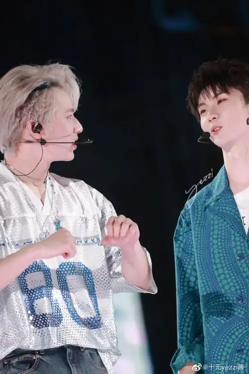 你正看向我@时代少年团队长-马嘉祺@时代少年团-刘耀文