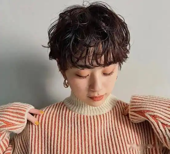 超短烫做个飒又迷人小混蛋