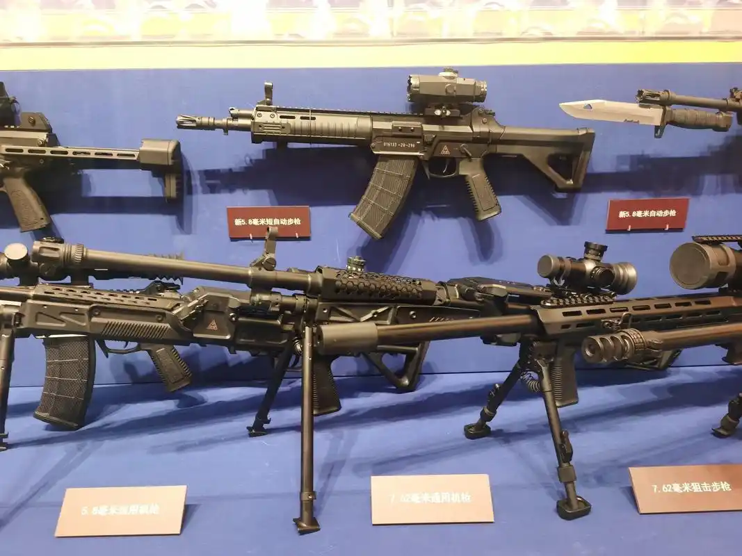 解放军新型个人武器装备全家桶