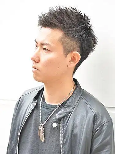 超帅气的男生露额头短发发型