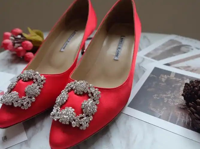 红色mb也是婚鞋经典款式 白钻很干净 适合夏天