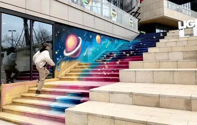 东莞滨湖万科里楼梯涂鸦墙绘