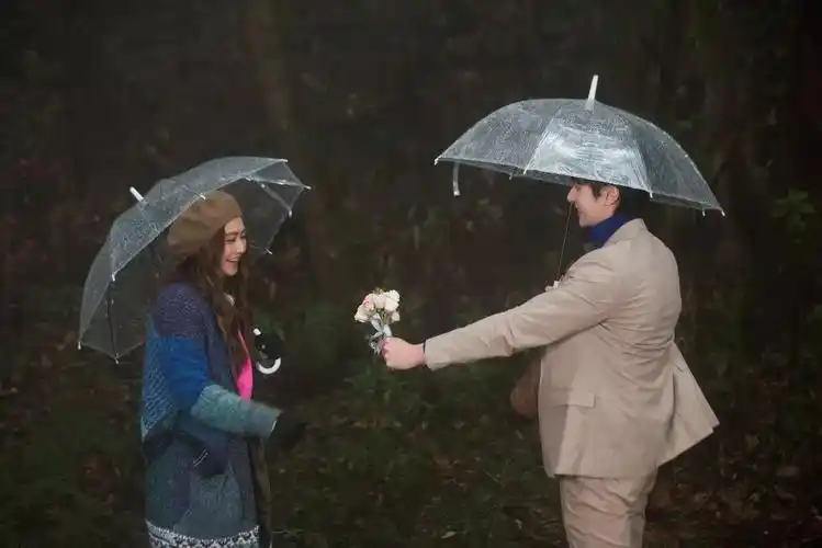 张轩睿任家萱正式官宣!回顾超甜约会情侣装,锁死这一对!