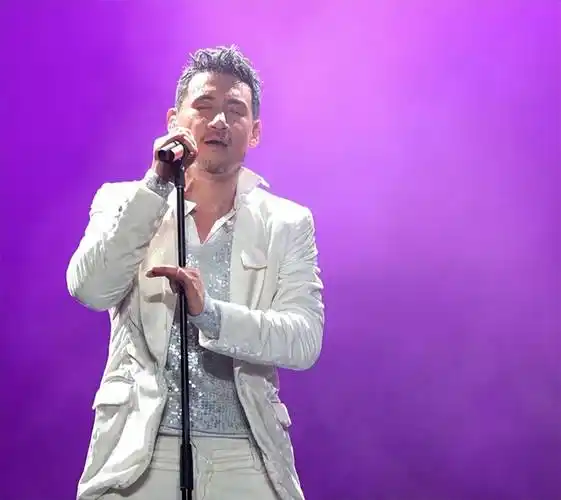 张学友回应健康热议,新冠阳性在家隔离,60 巡演已举行超100场_演唱会