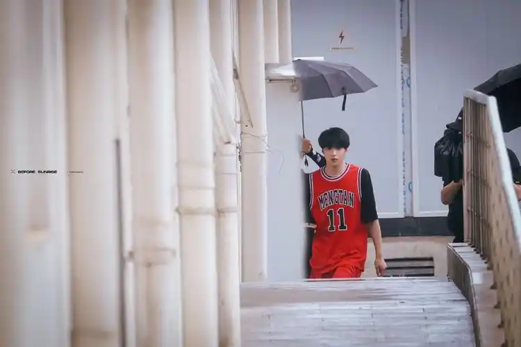 一整个大赞叹,热血篮球男高……|刘耀文_新浪新闻